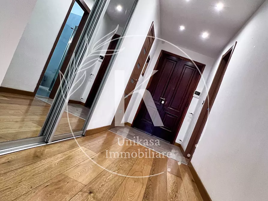 Immagine 1 di Pentalocale in vendita  in Piazza Aurelio Saffi a Savona