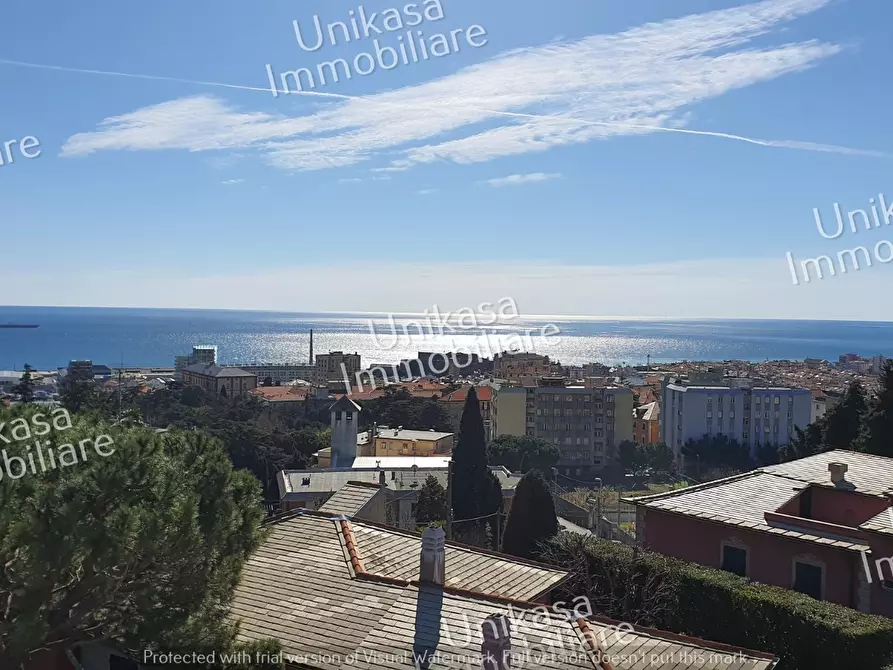 Immagine 1 di Villa in vendita  in Via Loreto a Savona