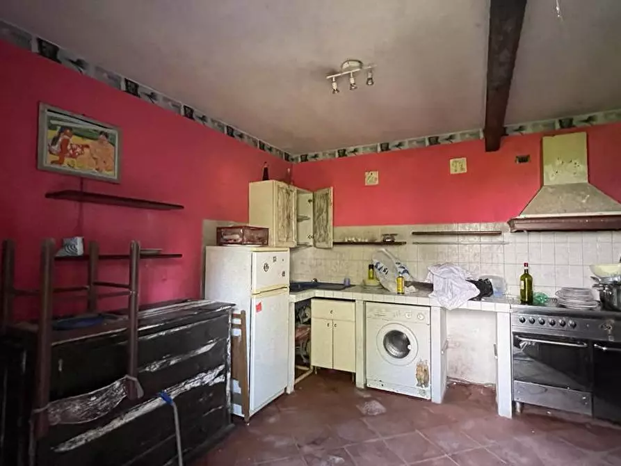 Immagine 11 di Rustico / casale in vendita  in San Bartolomeo del Bosco a Savona