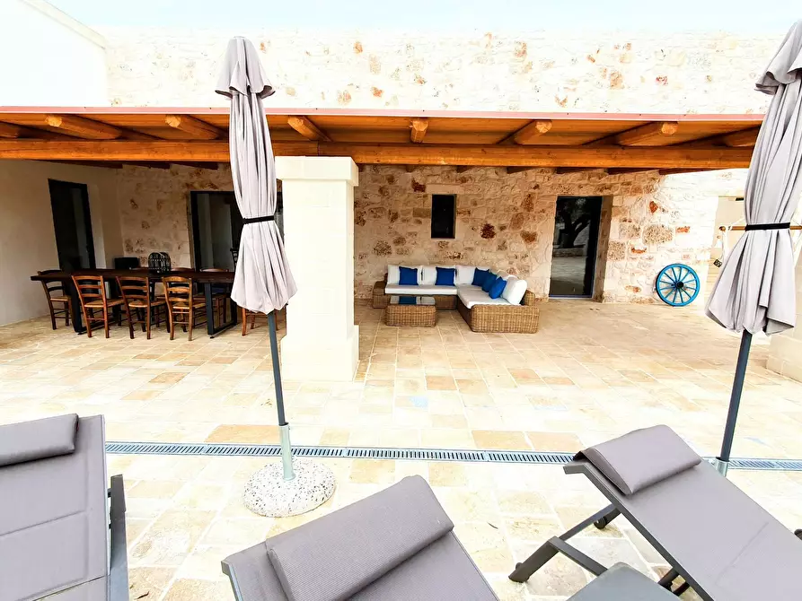 Immagine 33 di Villa in vendita  in CONTRADA  PASCAROSA a Ostuni