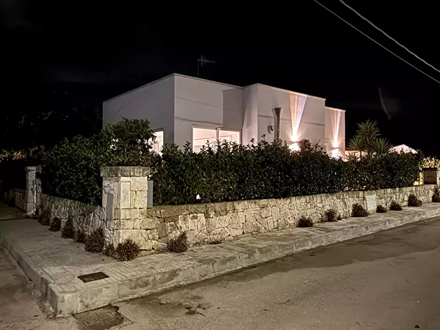Immagine 12 di Villa in vendita  in diana marina a Ostuni