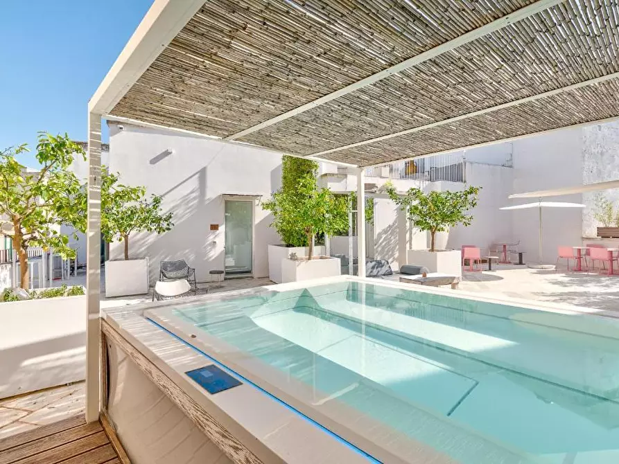 Immagine 9 di Palazzo in vendita  in Piazza 'Nzegna a Carovigno