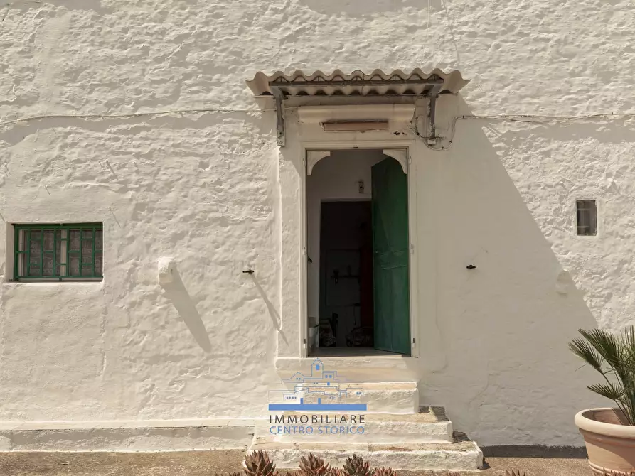 Immagine 2 di Villa in vendita  in CONTRADA VALLEGNA SNC a Ostuni