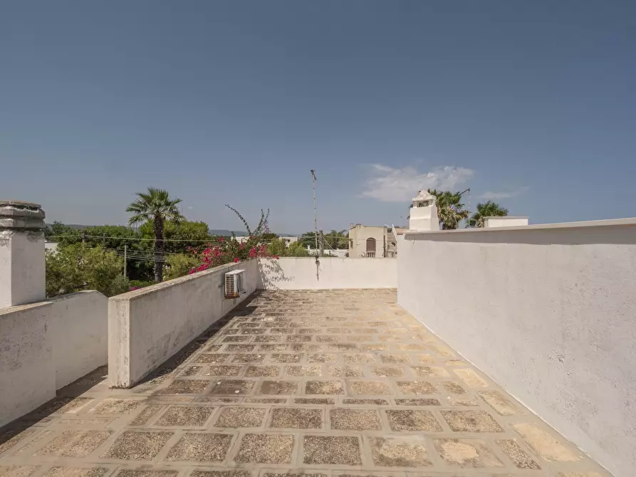 Immagine 41 di Villa in vendita  in Via del Procaccia 19 a Ostuni