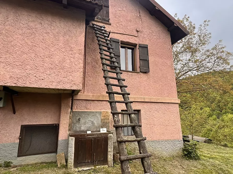 Immagine 3 di Rustico / casale in vendita  in Strada Pessina - Batresca 333 a Ponzone