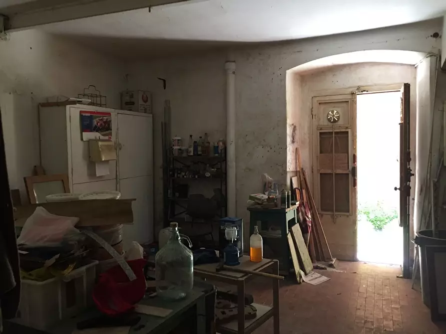 Immagine 9 di Magazzino in vendita  a Genova