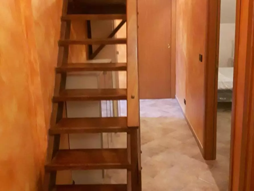 Immagine 6 di Appartamento in vendita  in via Carlina 9/8 a Urbe