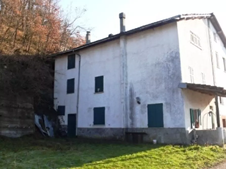 Immagine 1 di Porzione di casa in vendita  a Pareto