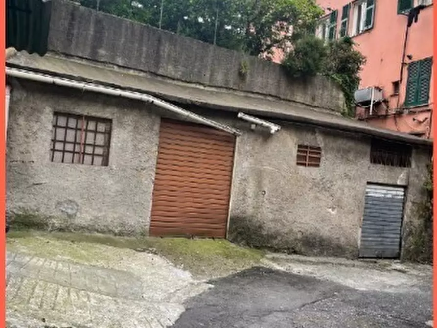 Immagine 1 di Magazzino in vendita  in Via Fereggiano 81 R a Genova