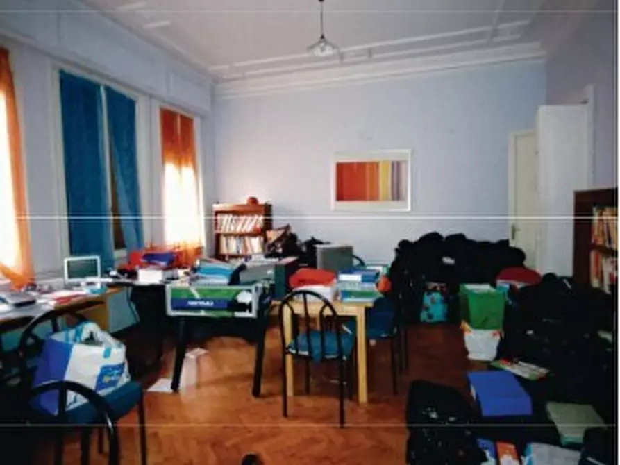 Immagine 3 di Pentalocale in vendita  in Via Francesco Pozzo 19 a Genova