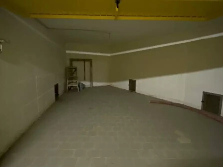 Immagine 3 di Garage in vendita  in Lungotorrente Verde 10 R a Genova