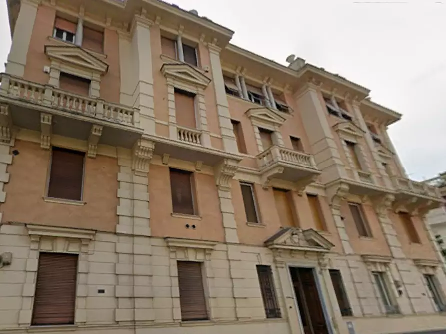 Immagine 1 di Pentalocale in vendita  in Via Francesco Pozzo 19 a Genova