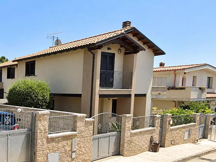 Immagine 1 di Villetta a schiera in vendita  in Via Giovanni Falcone 48 a Settimo San Pietro