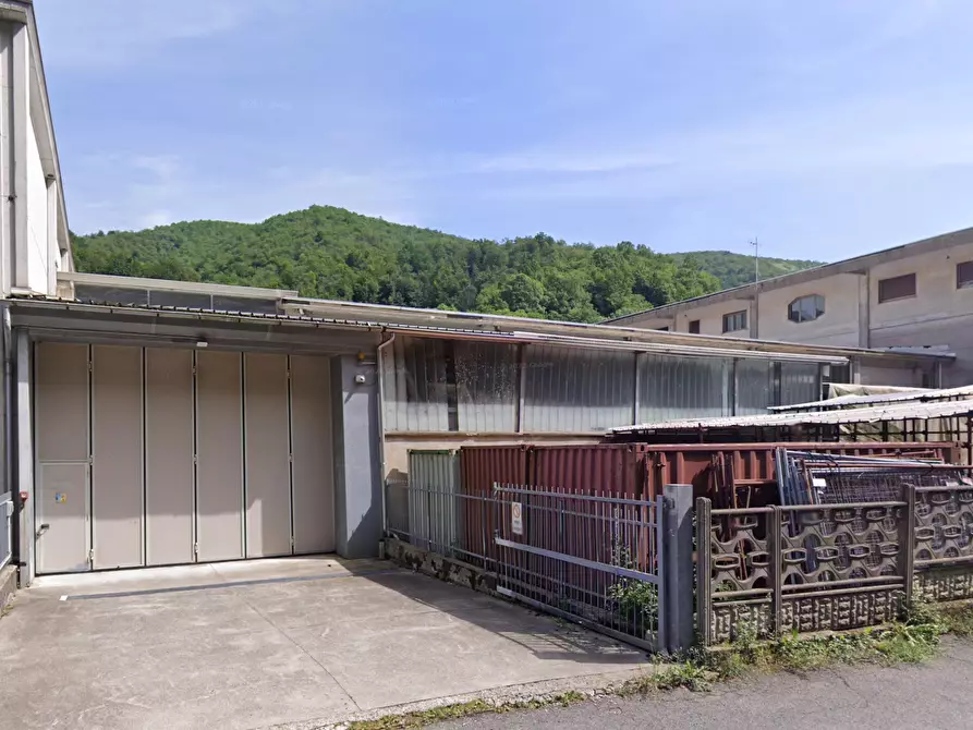 Immagine 1 di Attività artigianale in vendita  in Via Vallestura 25 D a Masone