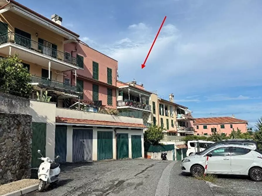 Immagine 1 di Pentalocale in vendita  in Via Collette 129 a Albissola Marina