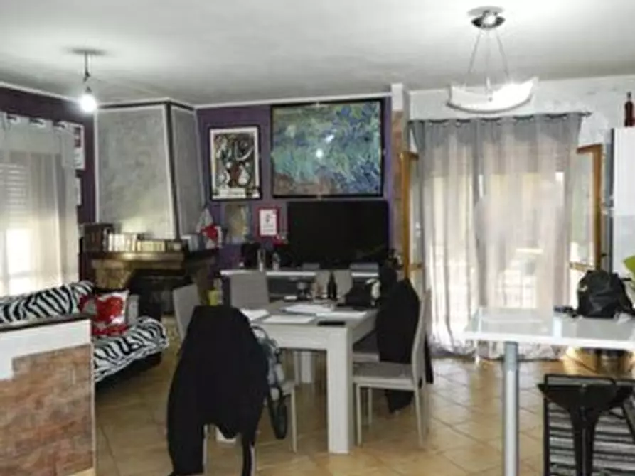 Immagine 3 di Trilocale in vendita  in Via Giuseppe Mazzini 26 a Guidonia Montecelio