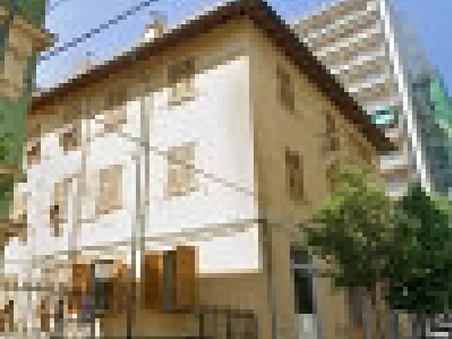 Immagine 1 di Magazzino in vendita  in Viale Carlo Canepa 10 a Genova