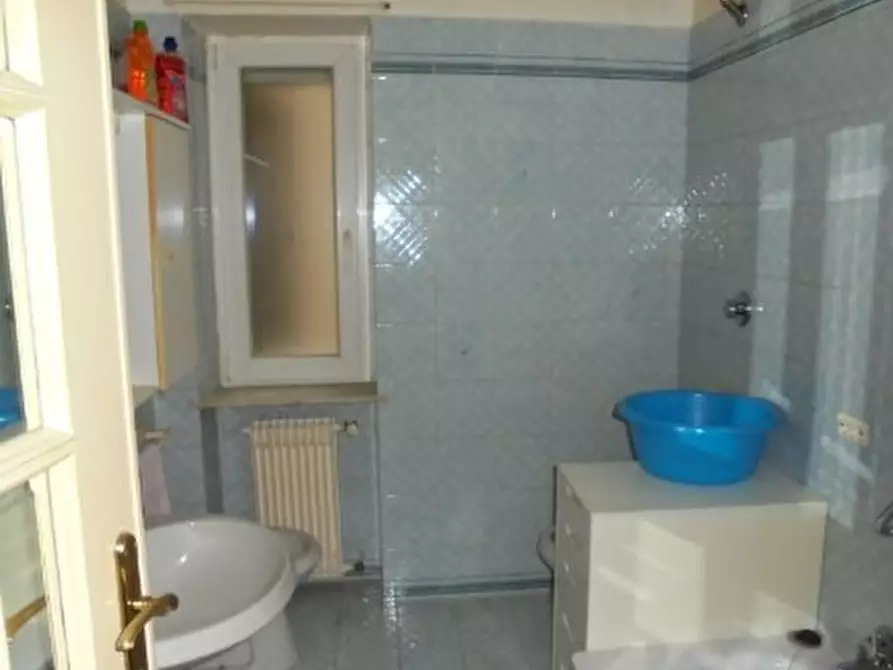 Immagine 9 di Pentalocale in vendita  in Via Fereggiano 185 a Genova