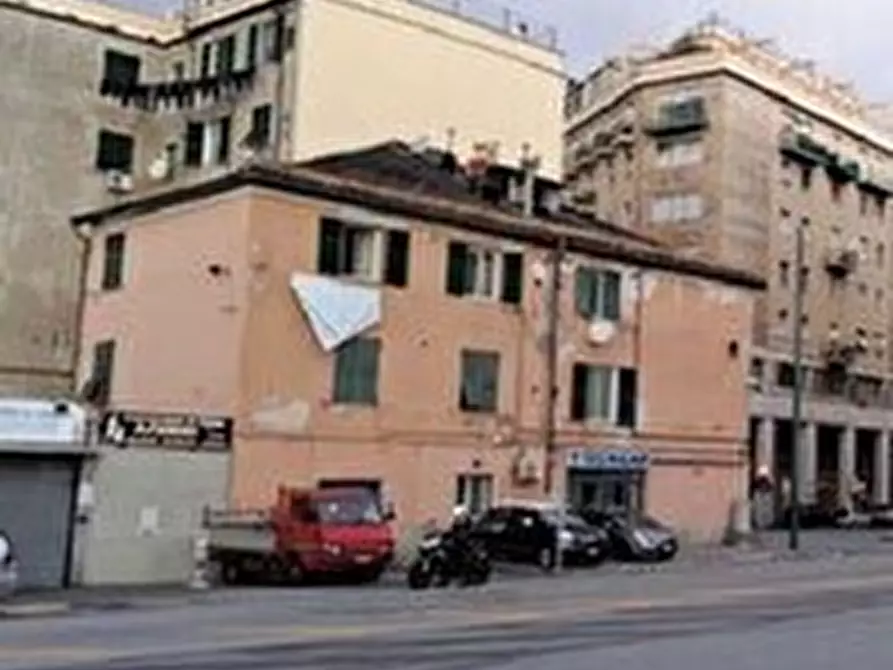 Immagine 8 di Quadrilocale in vendita  in Via Sampierdarena 48 a Genova