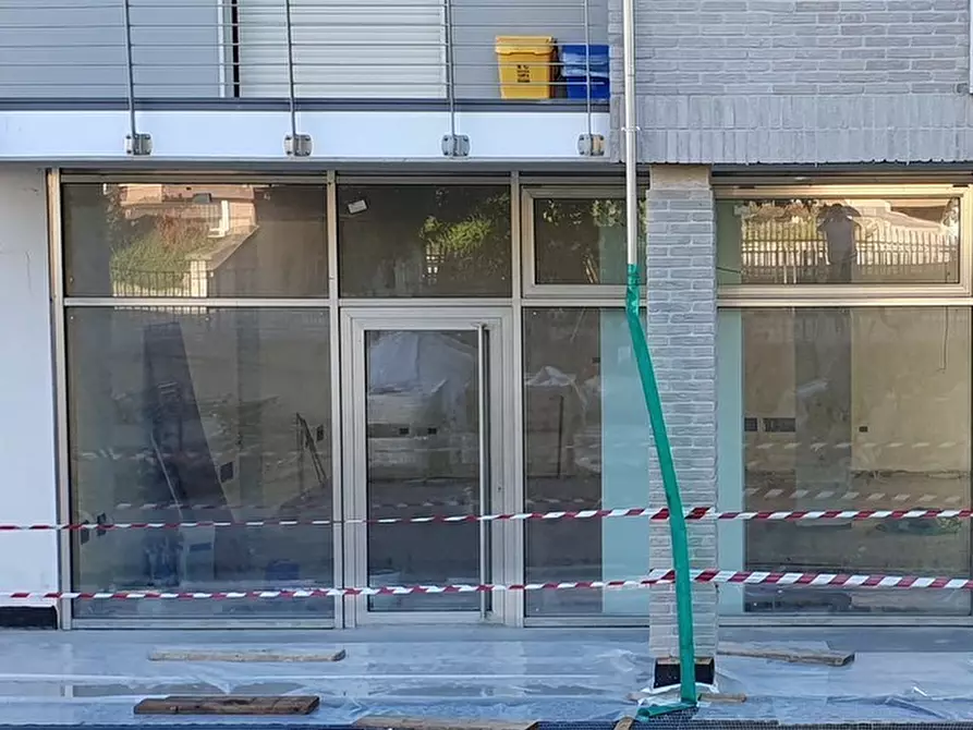 Immagine 1 di Locale commerciale in vendita  in Via Antonio Carle snc a Cuneo