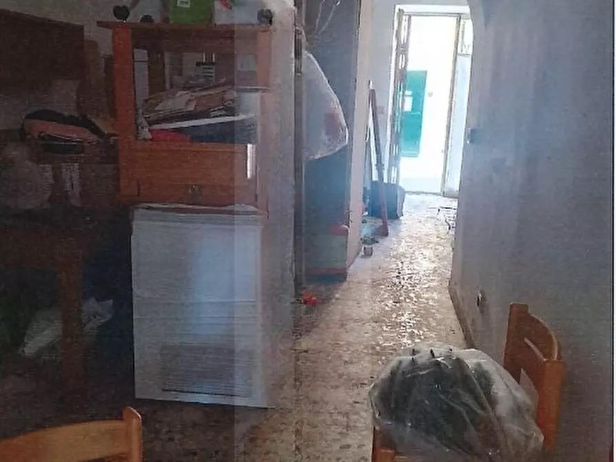 Immagine 7 di Locale commerciale in vendita  in Via Santuario 8 a Savona