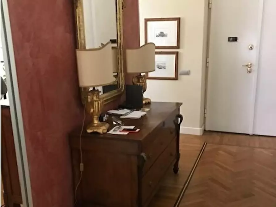 Immagine 3 di Pentalocale in vendita  in Via dei Mille 45 a La Spezia
