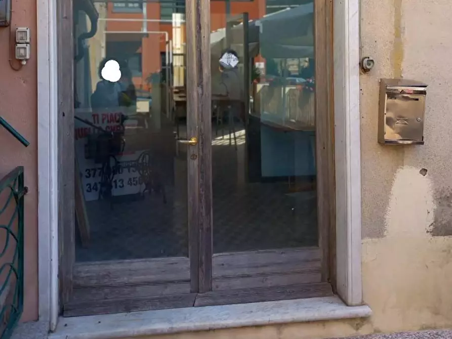Immagine 1 di Magazzino in vendita  in Via Struppa 89 a Genova