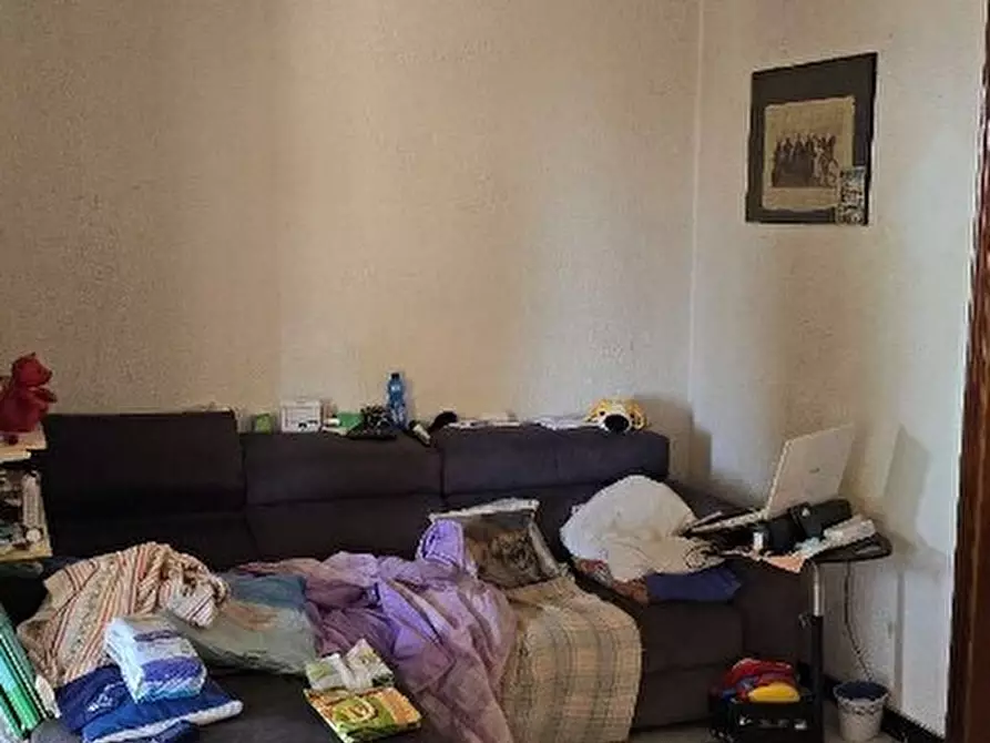 Immagine 5 di Pentalocale in vendita  in Via Antonio Sant'Elia 104 a Genova