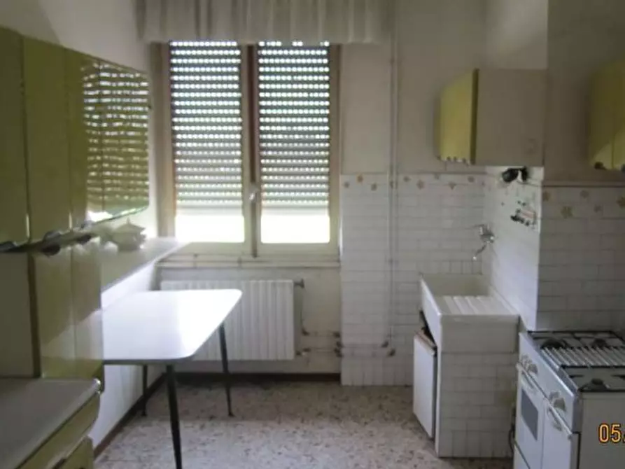 Immagine 5 di Pentalocale in vendita  in Via Fratelli Rosselli 26 a Sale