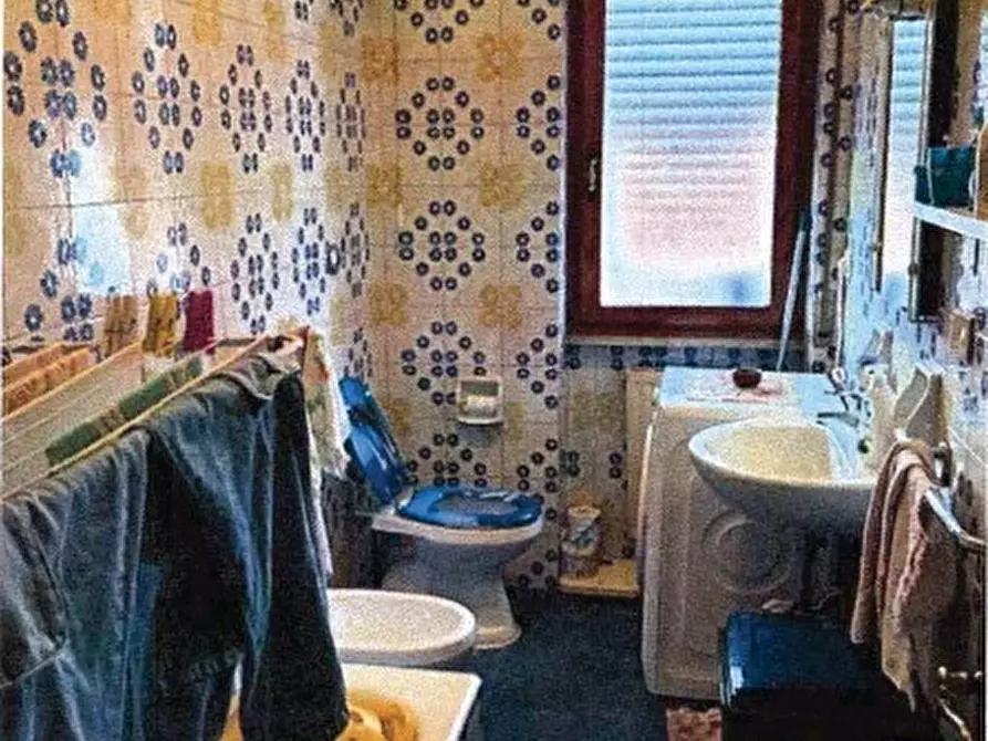 Immagine 9 di Quadrilocale in vendita  in Via Tre Scalini 5 a Rapallo