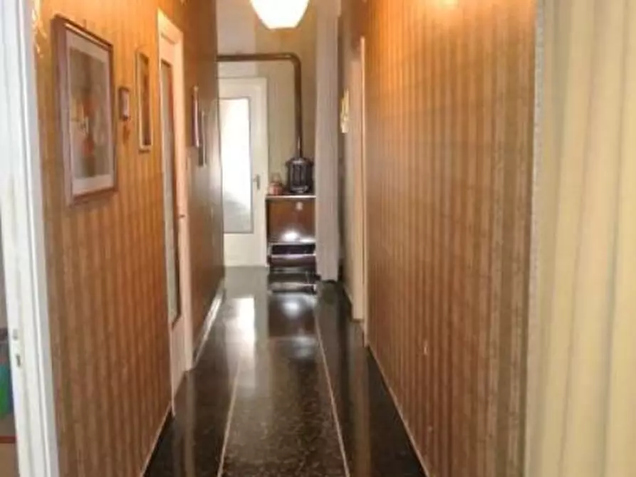 Immagine 4 di Pentalocale in vendita  in Via Giacomo Poirè 83 a Sant'olcese