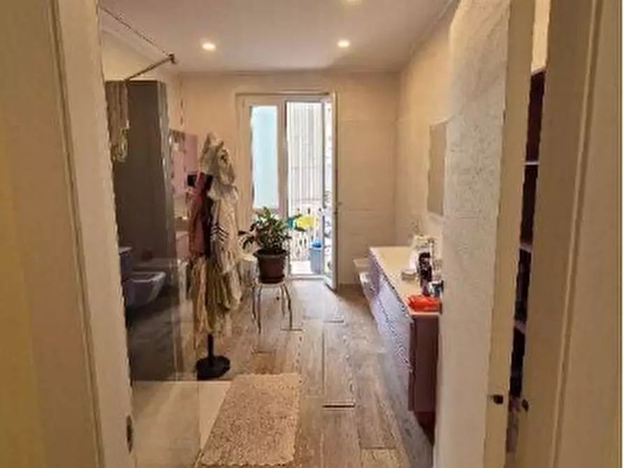 Immagine 6 di Quadrilocale in vendita  in Via Amalfi 5 a Savona