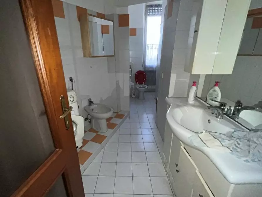 Immagine 8 di Pentalocale in vendita  in Via Cesare Lombroso 11 a Alessandria