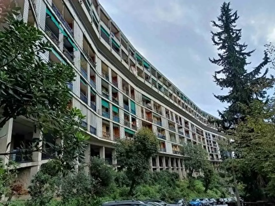 Immagine 1 di Pentalocale in vendita  in Via Elio Modigliani 19 a Genova