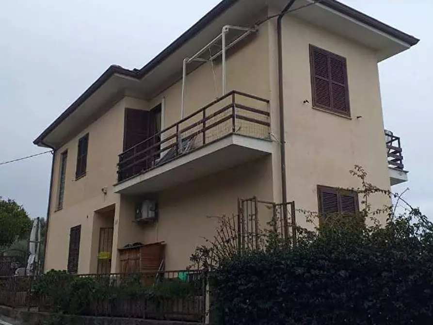 Immagine 1 di Villa in vendita  in Via Fossati 25 a Cipressa
