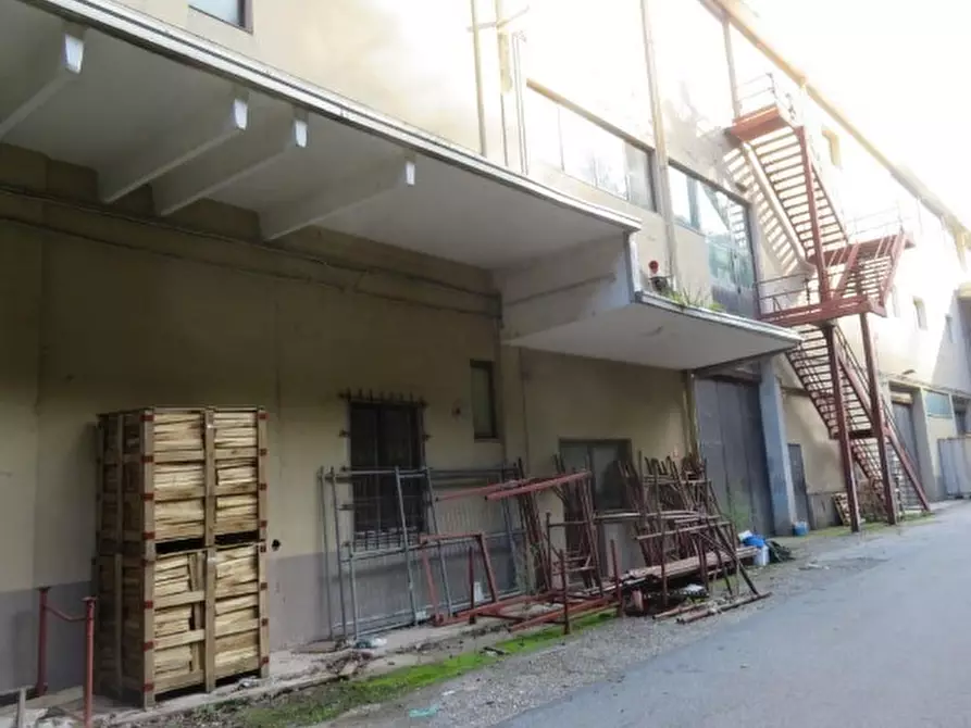 Immagine 1 di Attività artigianale in vendita  in Via Piano 81 a Isola Del Cantone