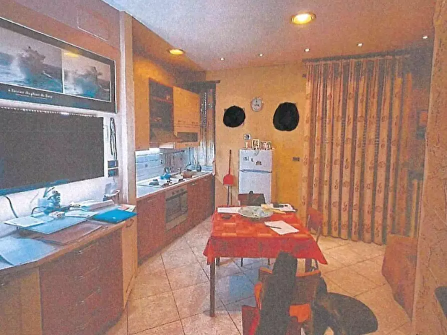 Immagine 3 di Trilocale in vendita  in Via Andrea Sansovino 251 a Torino