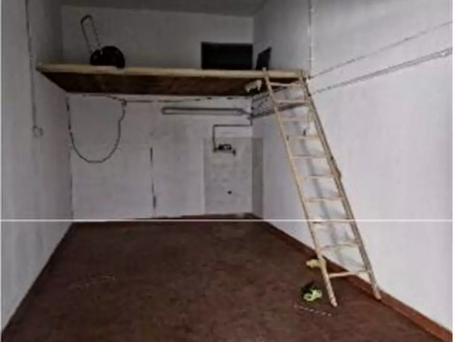 Immagine 10 di Quadrilocale in vendita  in Via Mainoso 10 a Genova