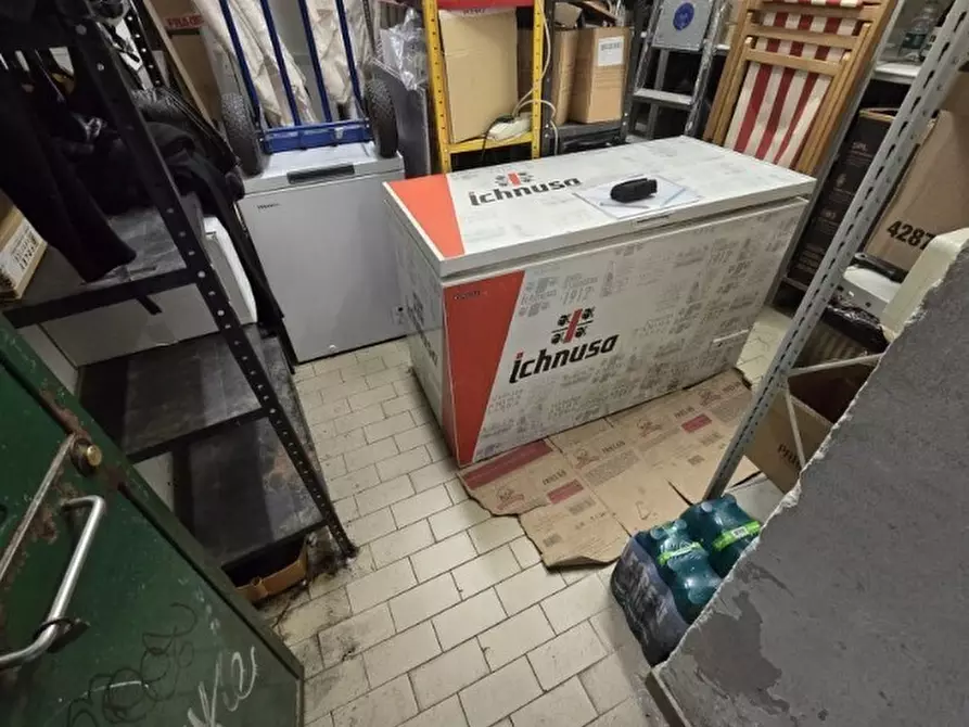 Immagine 6 di Magazzino in vendita  in Vico delle Carabaghe 36A/R a Genova