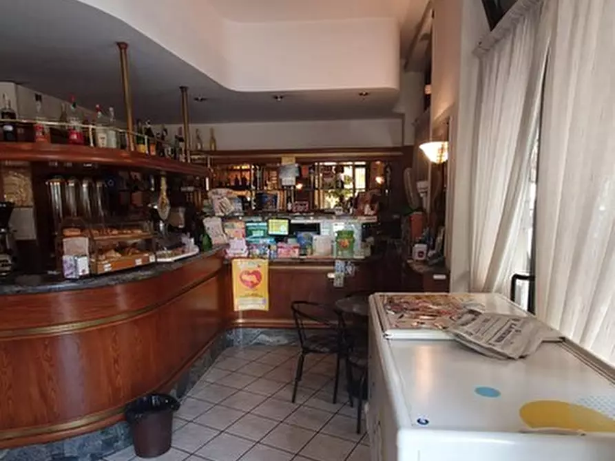 Immagine 6 di Locale commerciale in vendita  in Via Michele Amari 16 a Torino