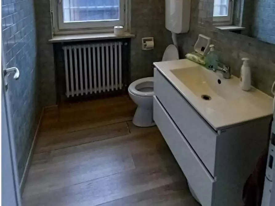 Immagine 5 di Locale commerciale in vendita  in Via Camillo Cavour 19 a Alessandria