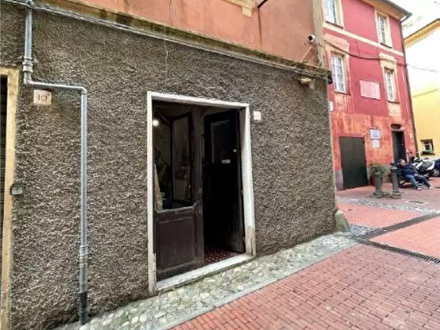 Immagine 7 di Locale commerciale in vendita  in Via Beata Chiara 12 R a Genova