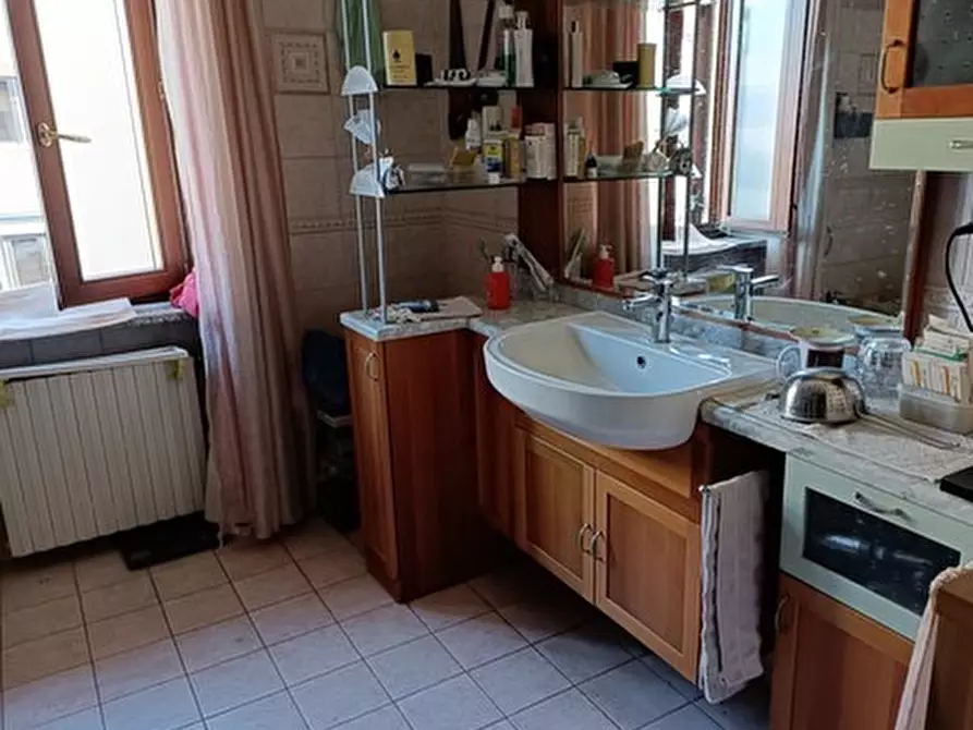 Immagine 9 di Pentalocale in vendita  in Via Rigolfo 13B a Trofarello