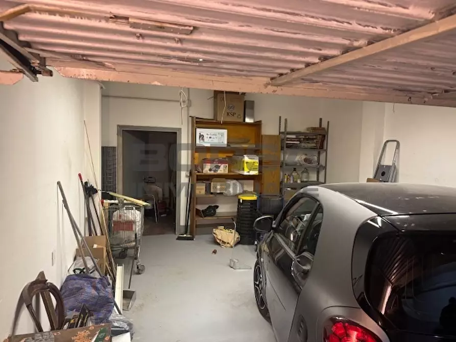 Immagine 41 di Appartamento in vendita  in Piazza Attias 48 a Livorno