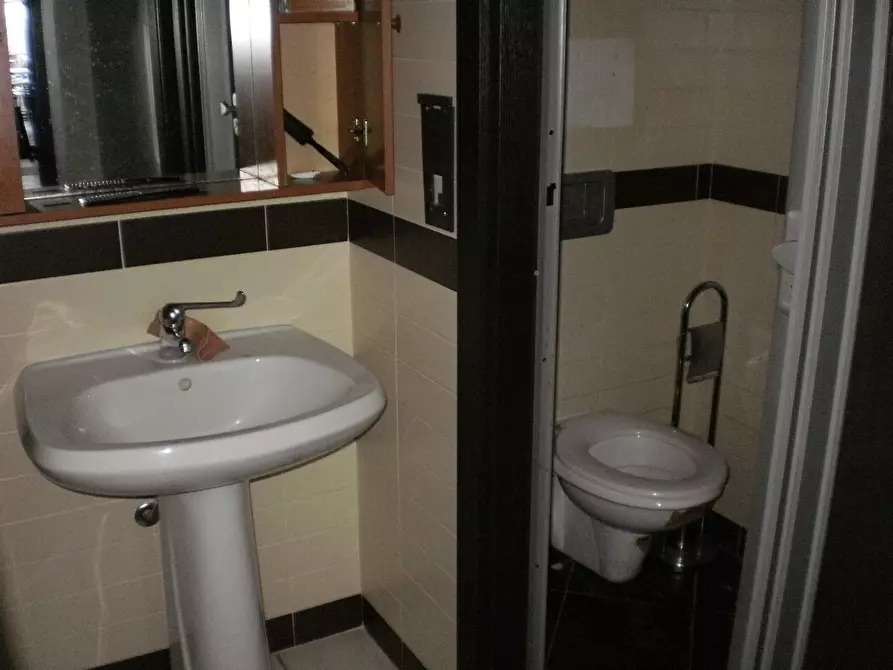 Immagine 23 di Bar / Ristorante in affitto  a Ragusa