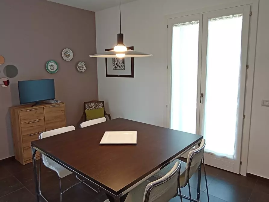 Immagine 12 di Pentalocale in affitto  a Ragusa