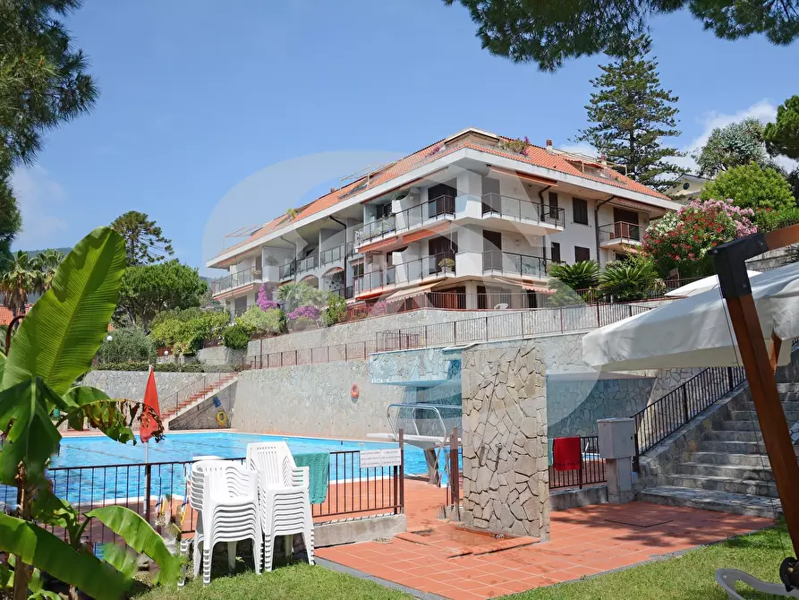 Immagine 26 di Monolocale in vendita  in Viale dei Pepi 13 a Ospedaletti