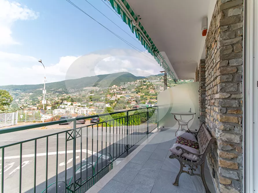 Immagine 6 di Bilocale in vendita  in Viale dei pepi 1 a Ospedaletti