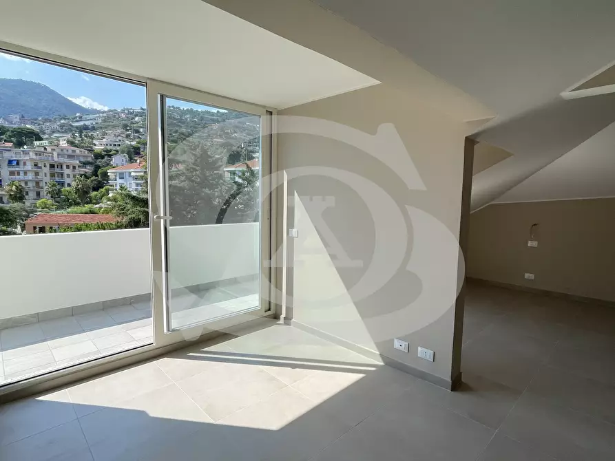 Immagine 12 di Bilocale in vendita  in Via della Noria 20 a Ospedaletti