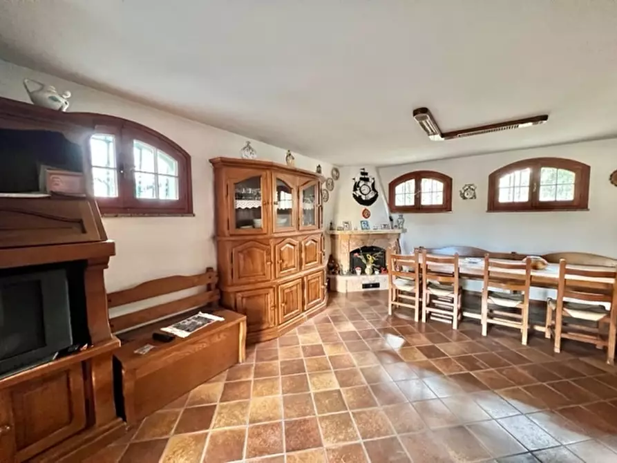 Immagine 6 di Villa in vendita  a Cesena